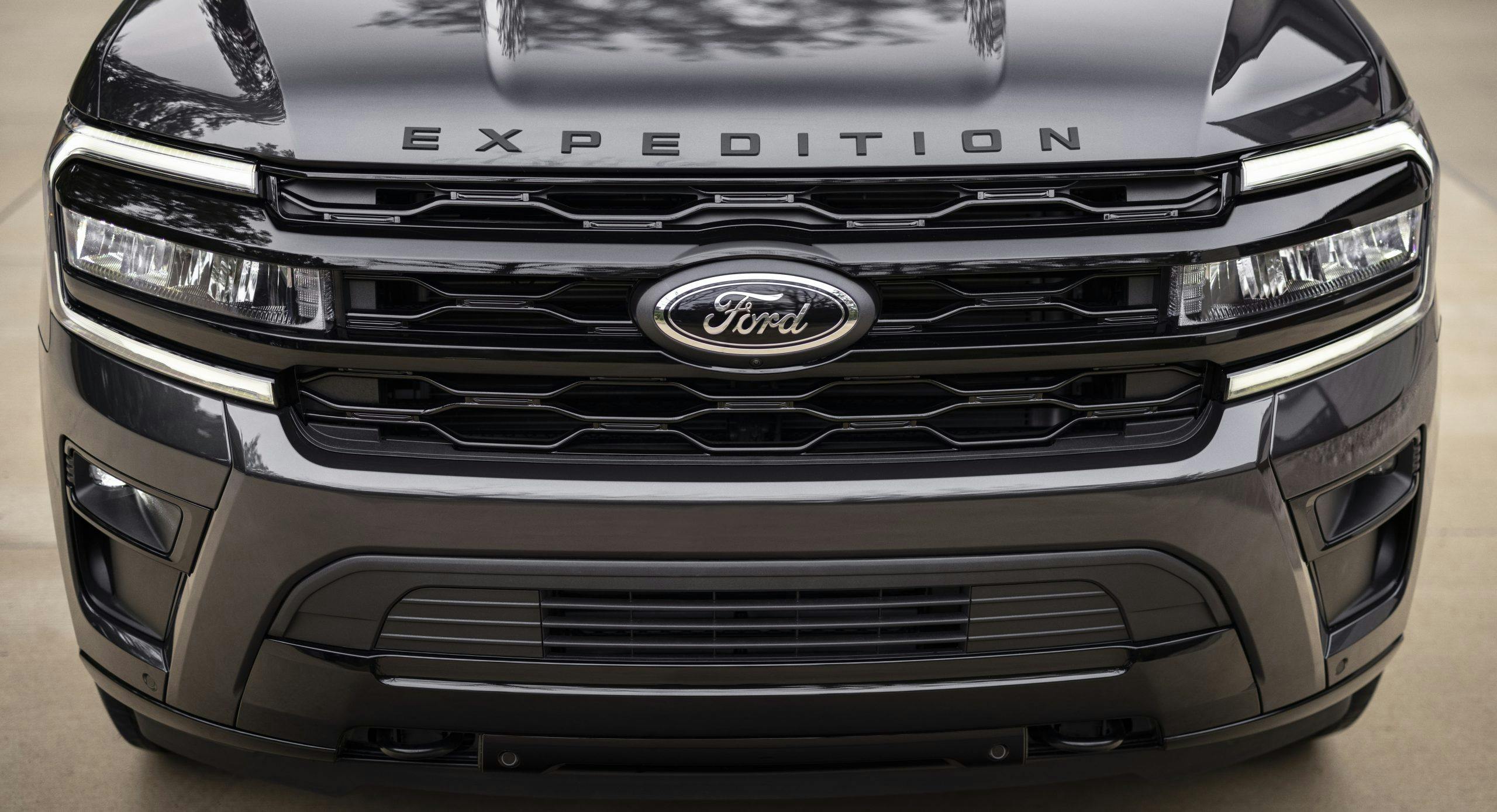 2022 Ford Expedition Stealth Performance front end