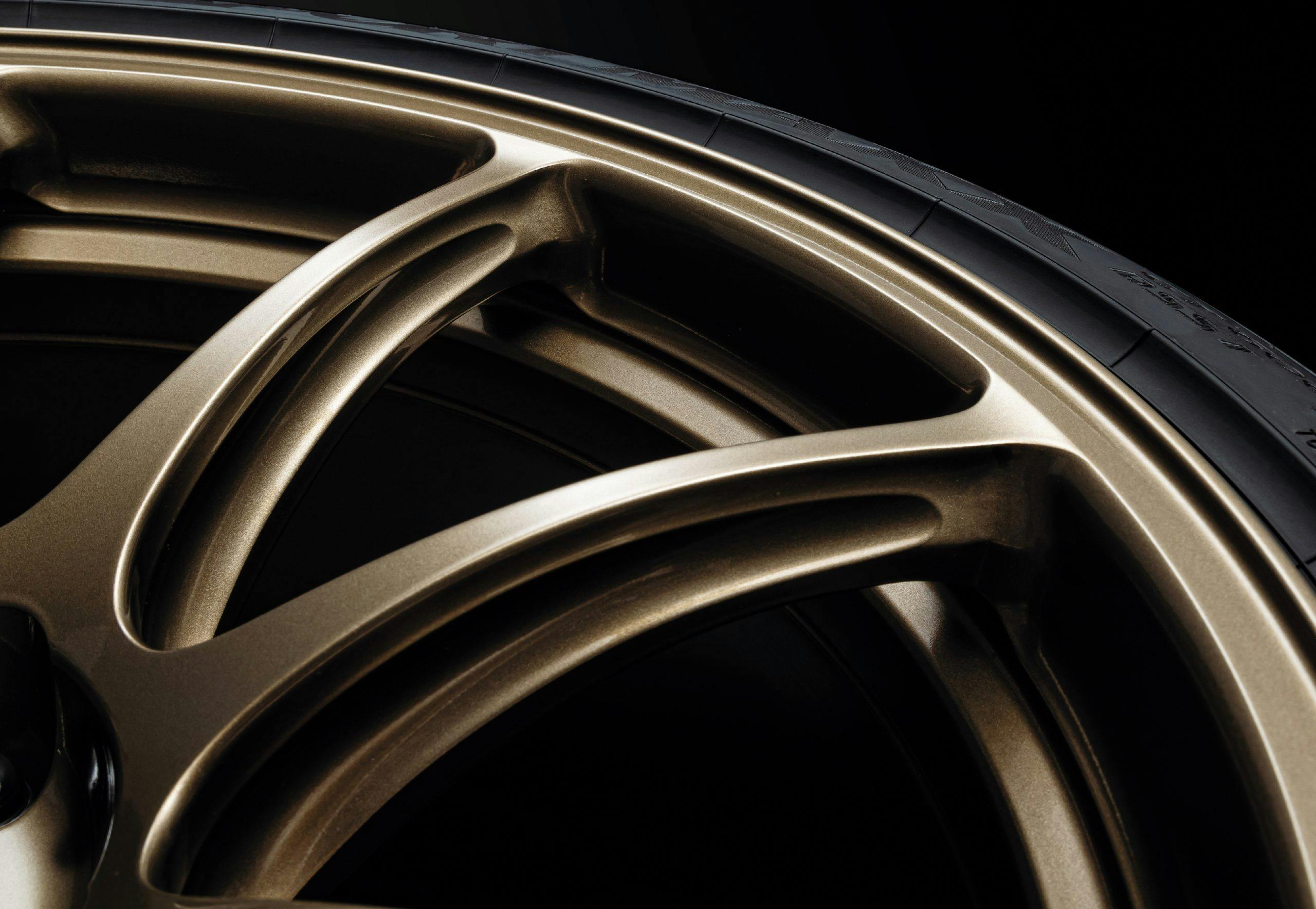 2022 Nissan GT-R Premium T-Spec bronze wheels