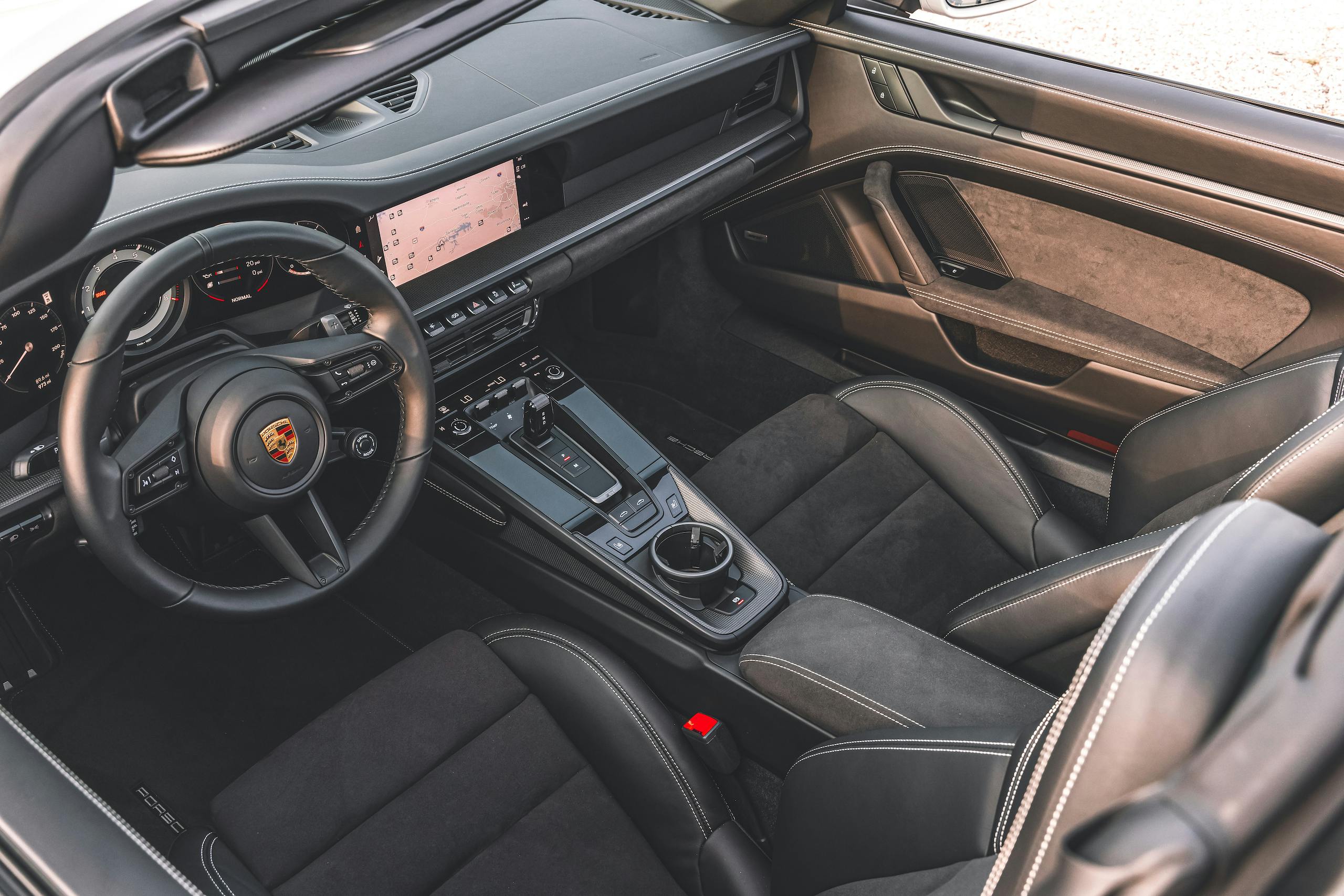 Porsche 911 Targa 4 GTS interior overview