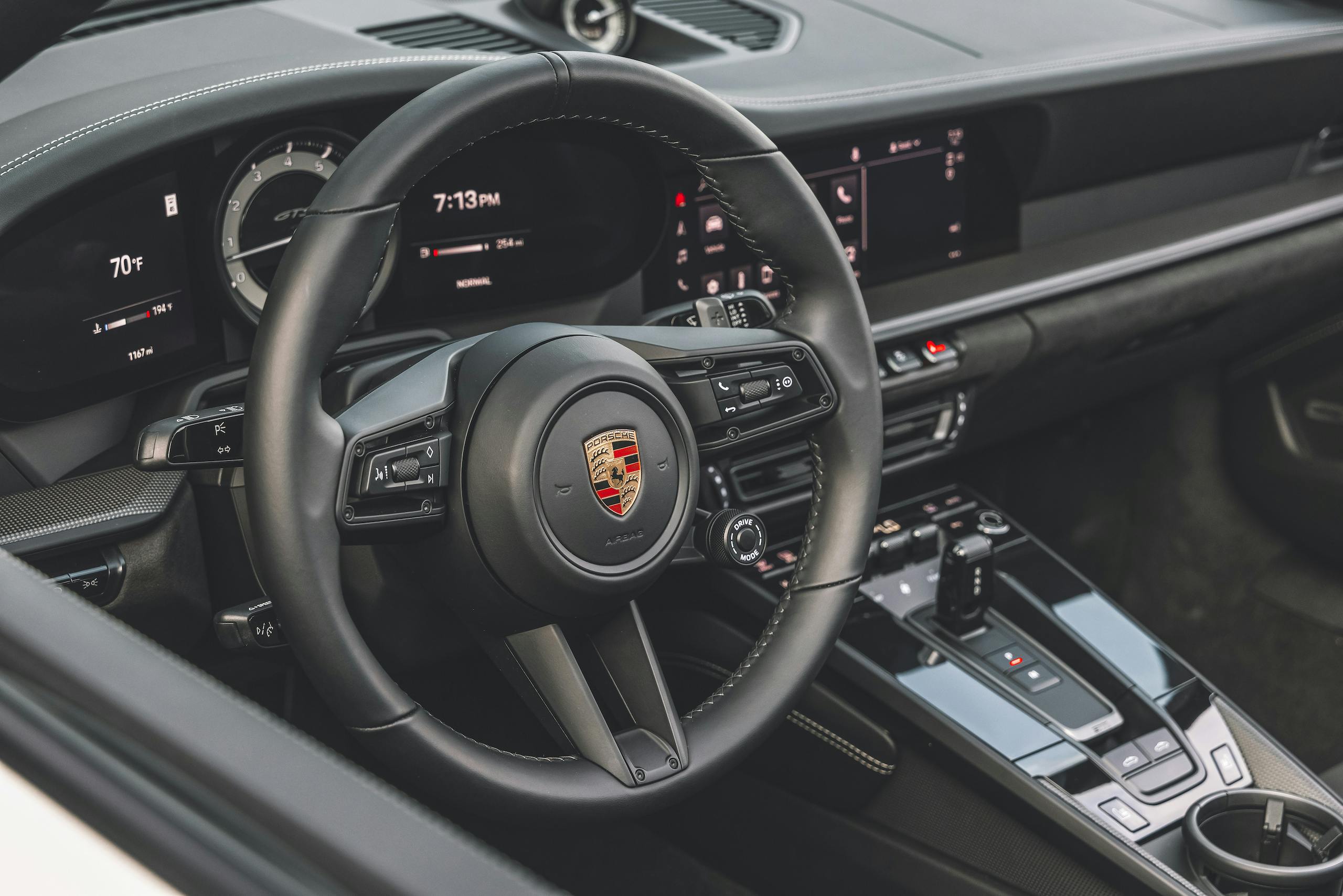 Porsche 911 Targa 4 GTS interior steering wheel