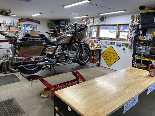 Goldwing on lift