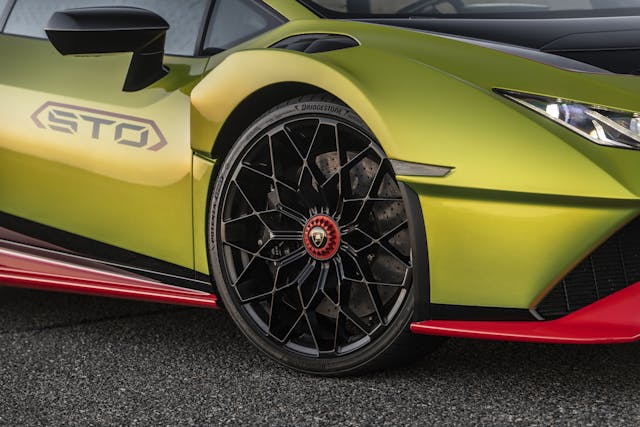 2022 Lamborghini Huracan STO wheel