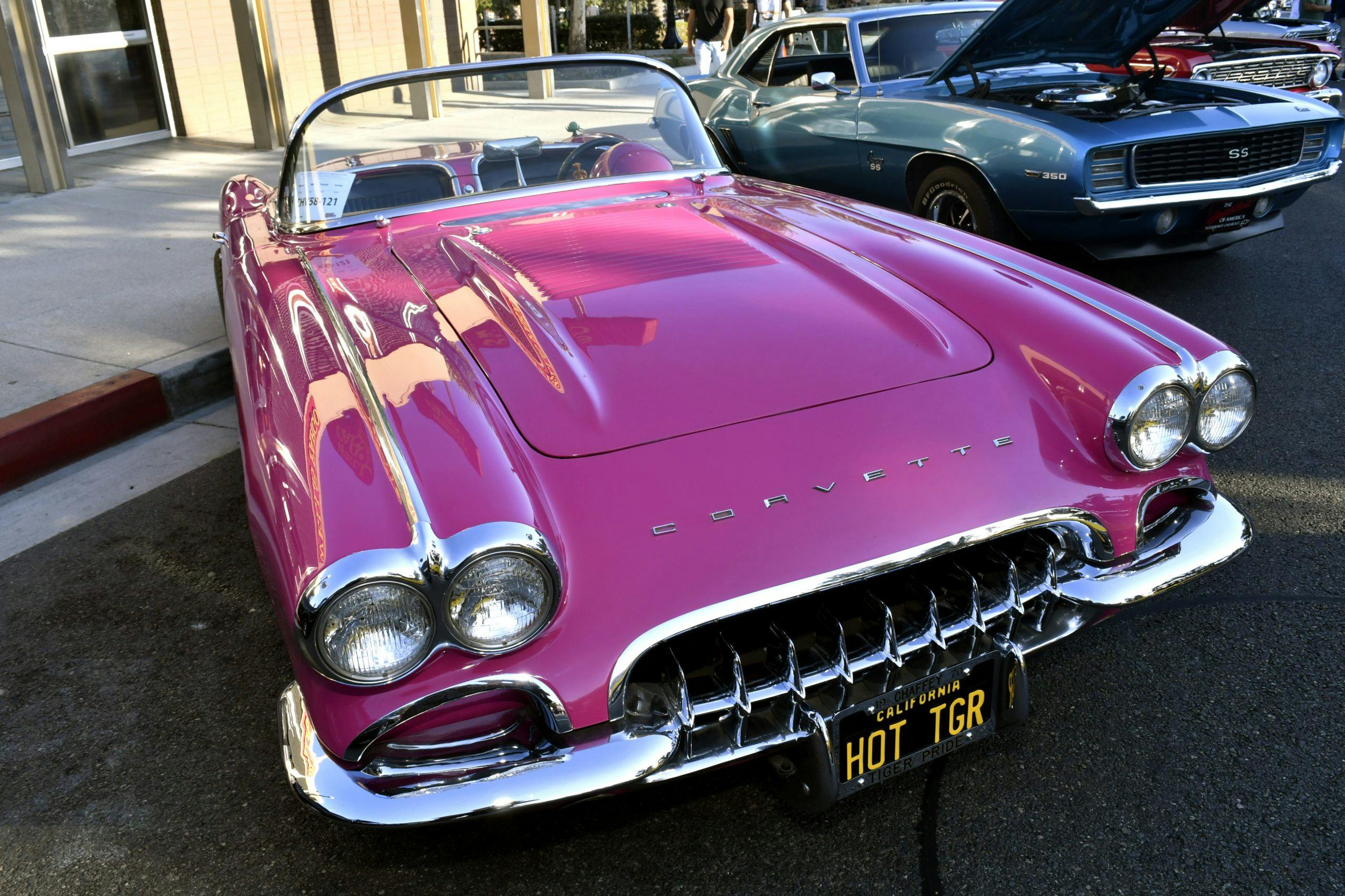 Route 66 Reunion corvette pink