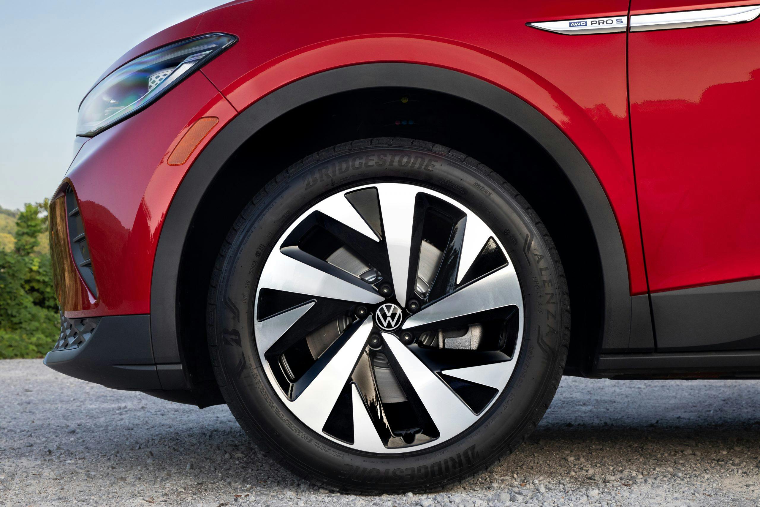 VW ID.4 AWD Pro S front wheel brake tire