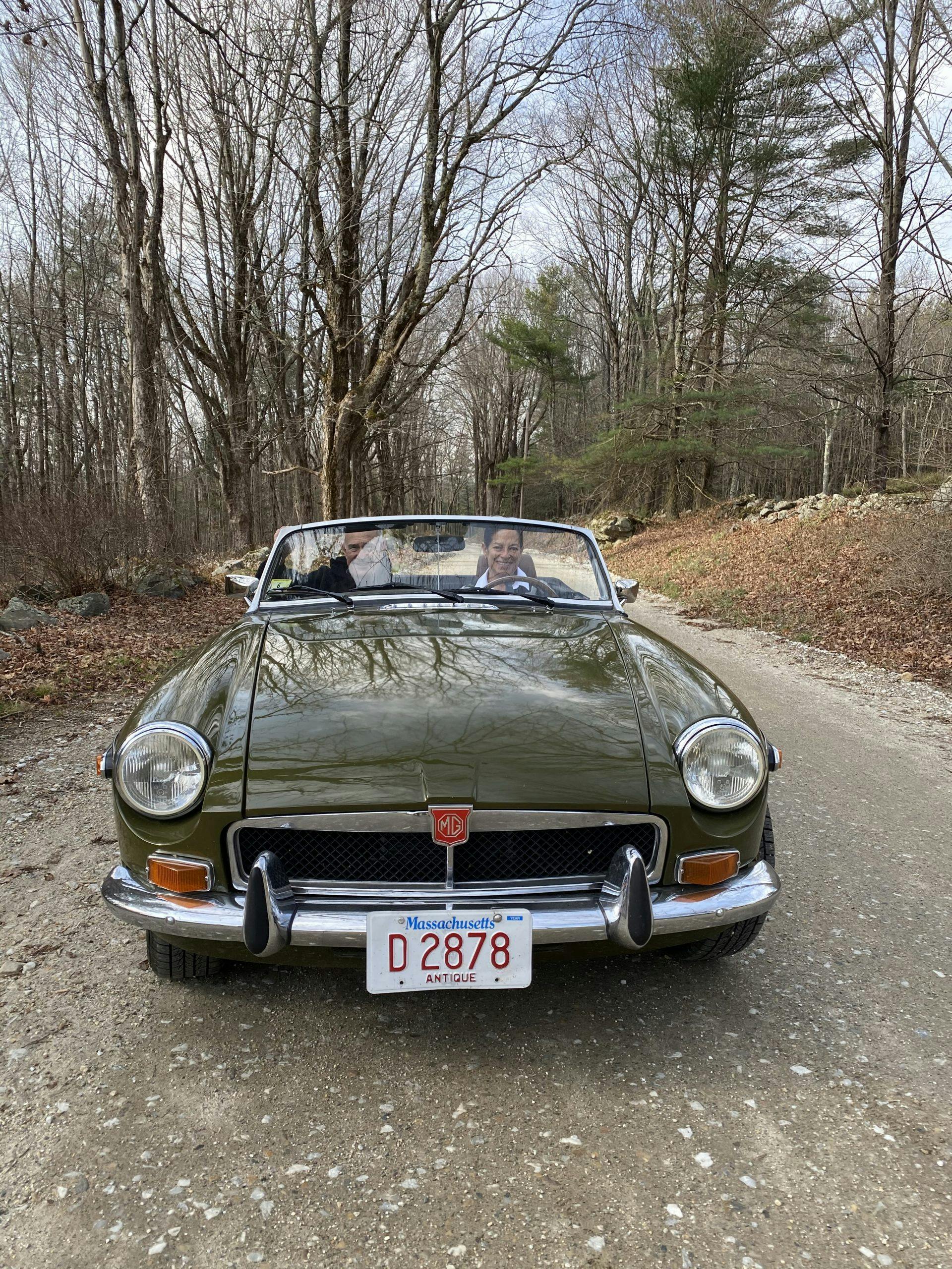 1974 MGB front