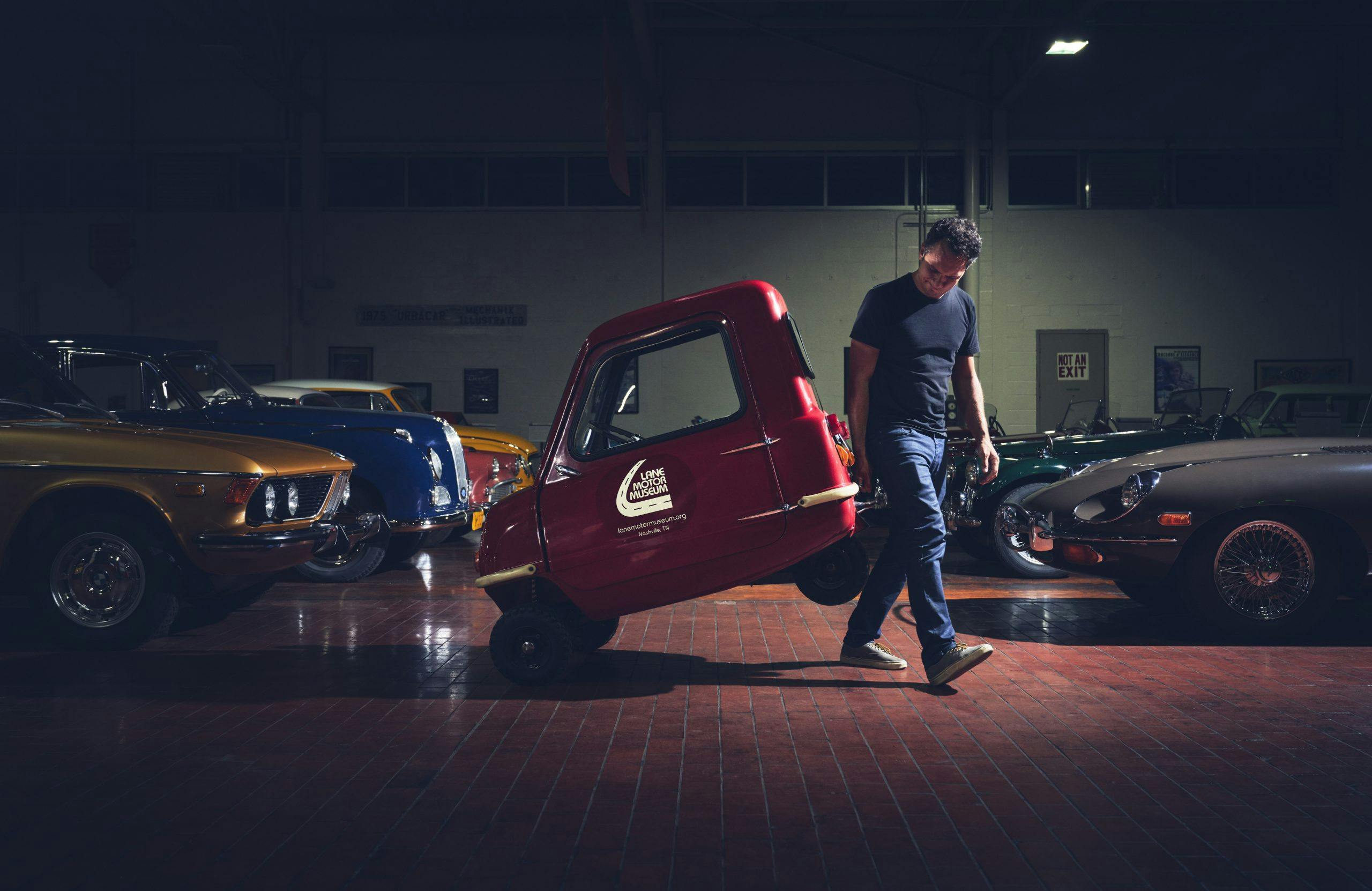 Nashville vintage car museum peel replica lift
