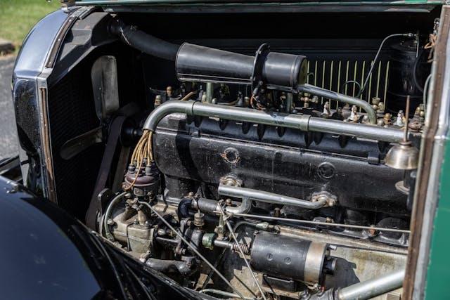 1921 Paige Vintage car engine
