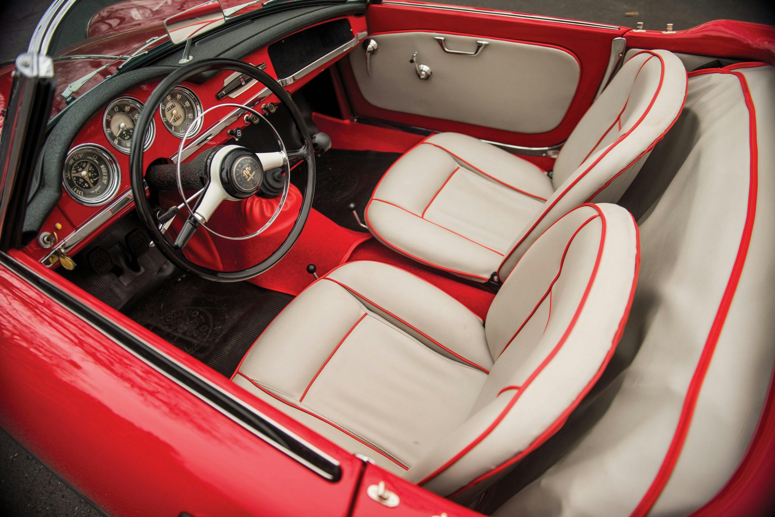 1959 Alfa Romeo Giulietta Spider interior