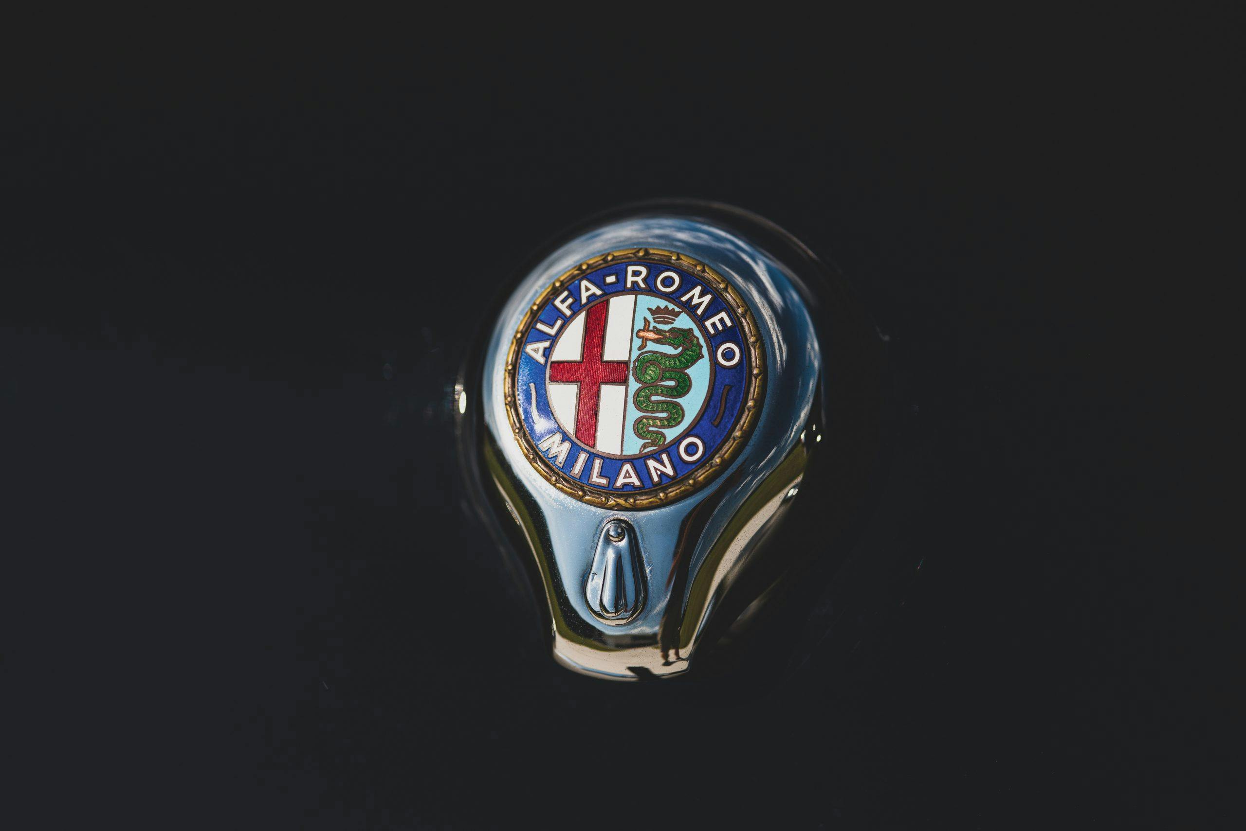 1959 Alfa Romeo Giulietta Spider logo badge