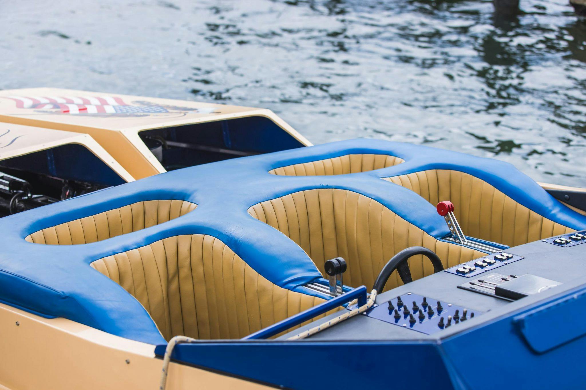 1984 Apache Offshore Powerboat Warpath seating
