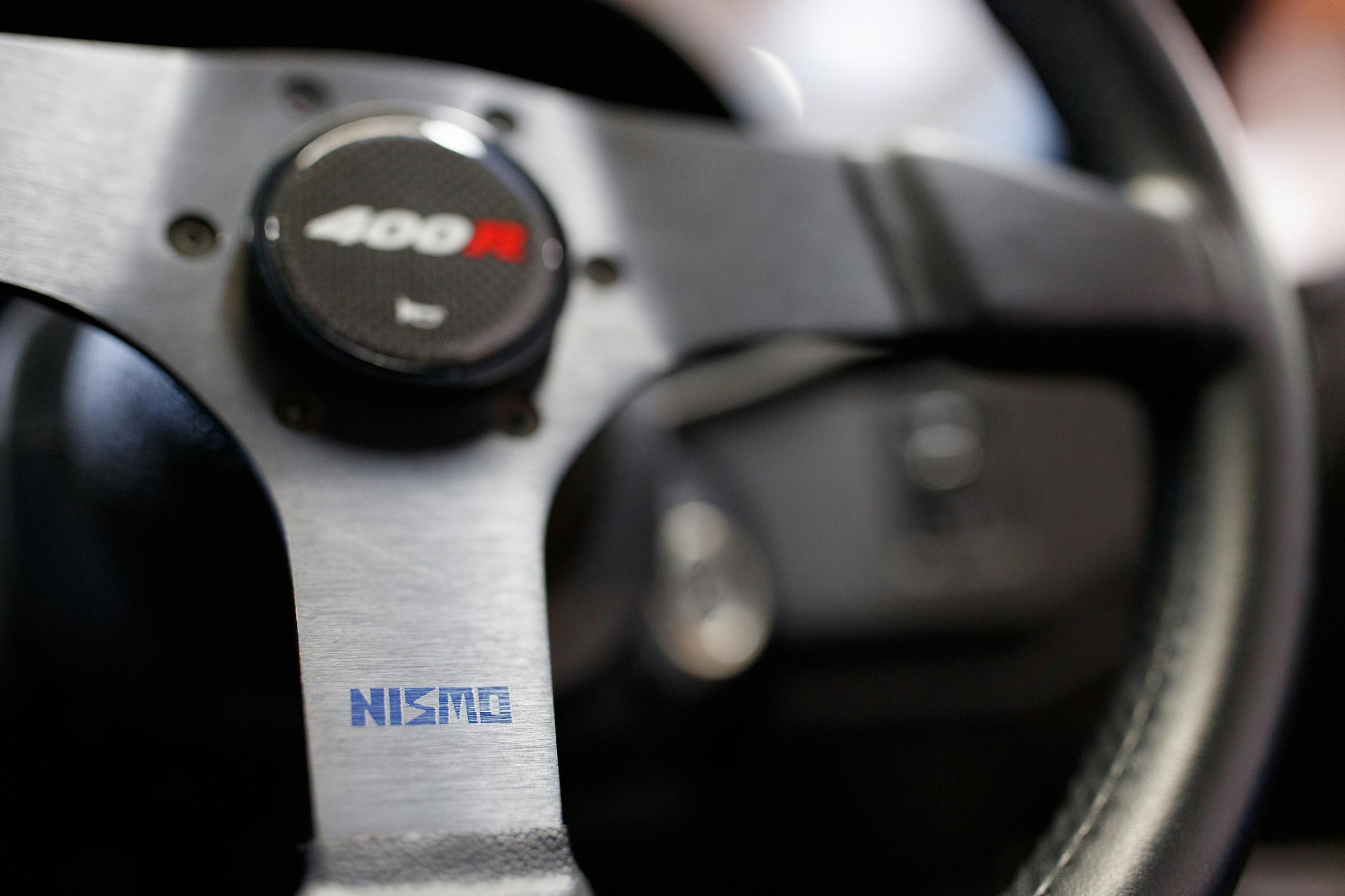 T-R NISMO 400R steering wheel detail