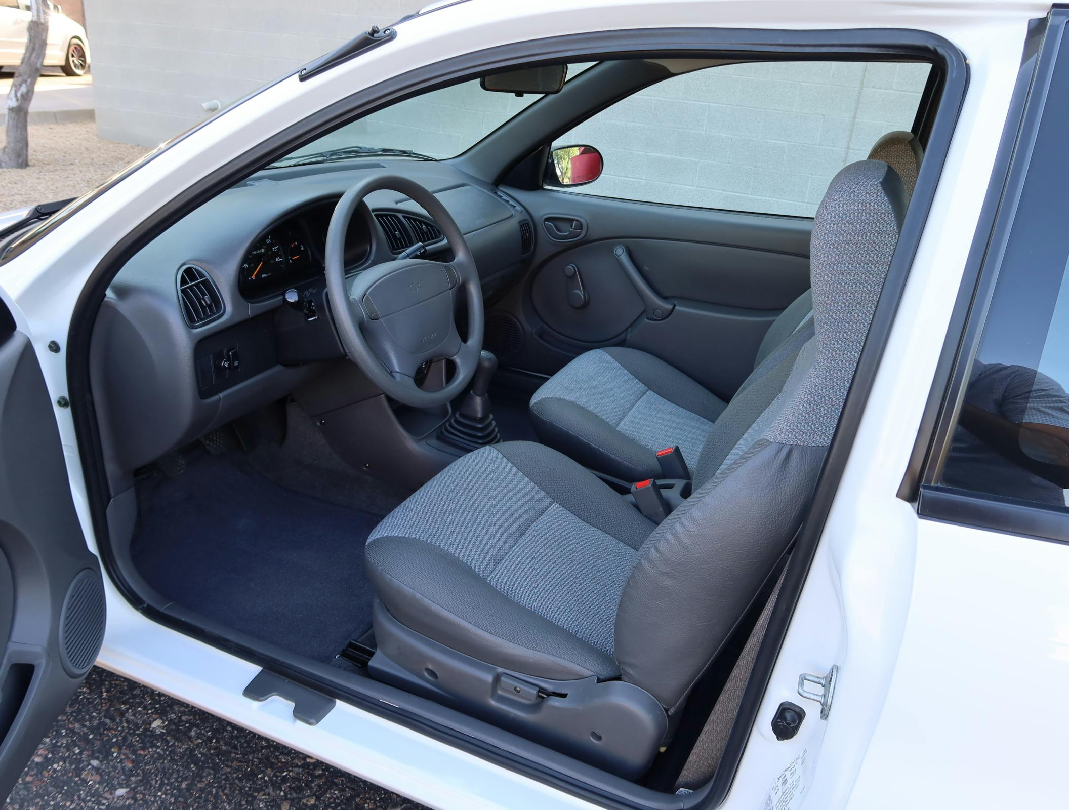 2000 Chevrolet Metro Coupe 5-Speed interior