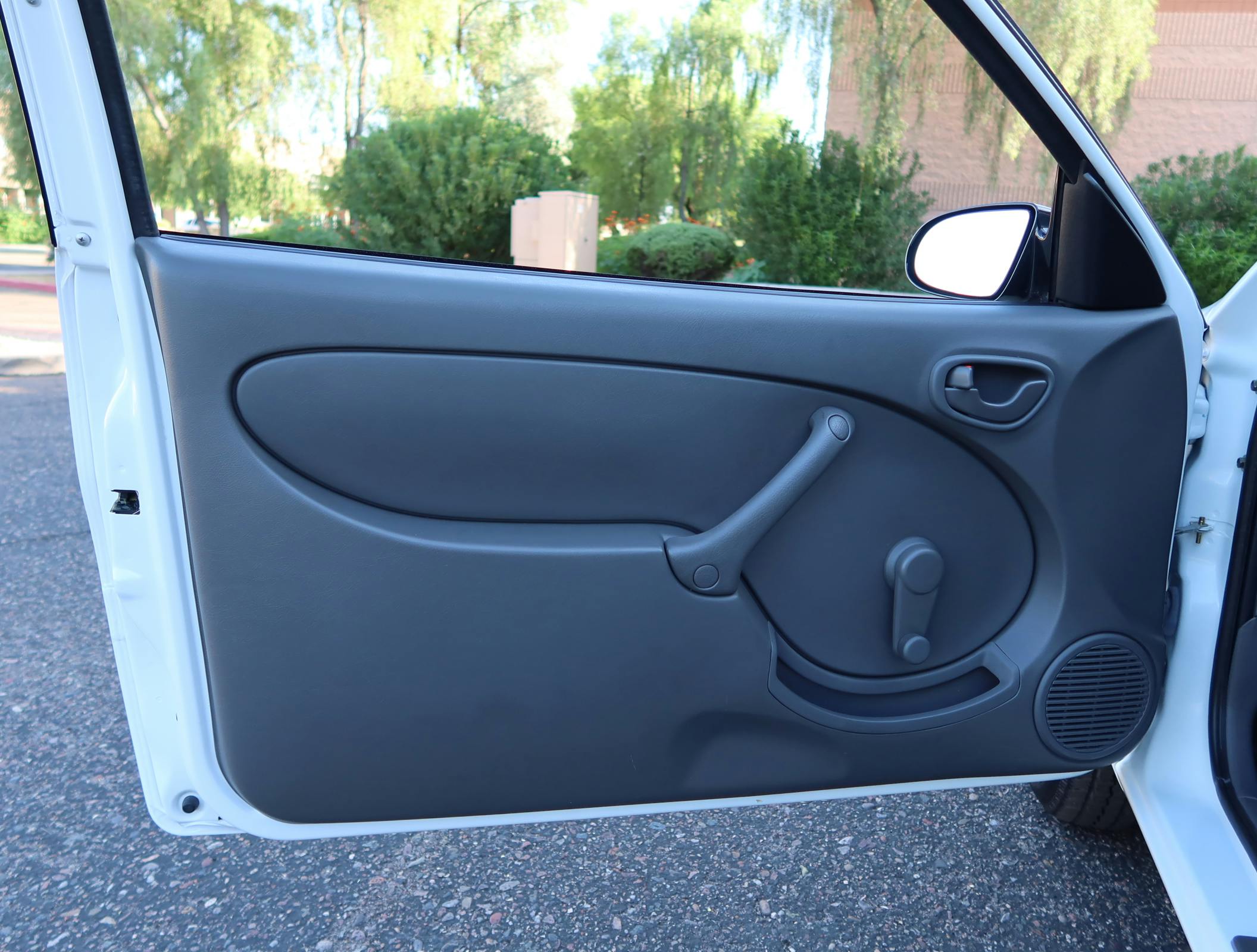 2000 Chevrolet Metro Coupe 5-Speed door panel