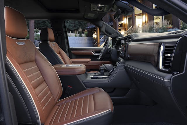 2022 GMC Sierra Denali Ultimate front seats