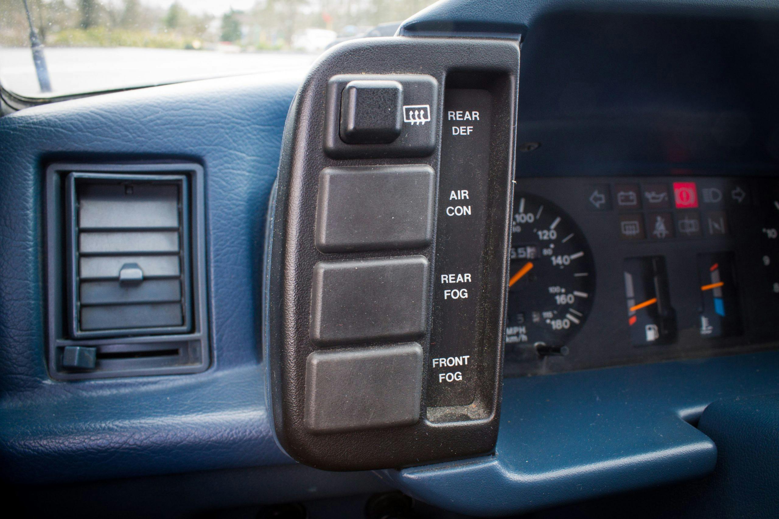 Hyundai Pony interior button controls