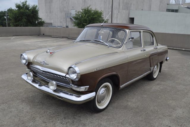 GAZ-21 front three-quarter