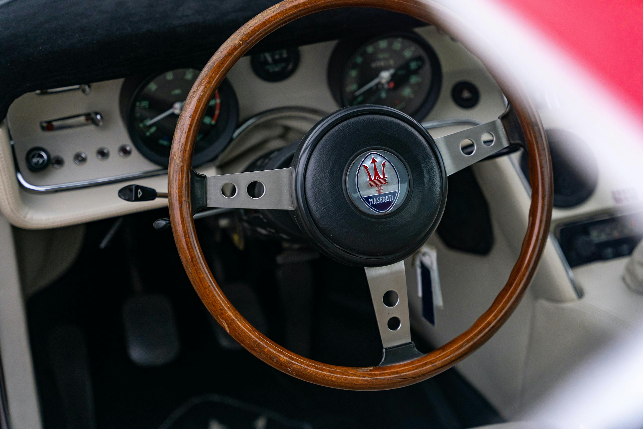 Ghibli SS 4-9 Coupe interior steering wheel
