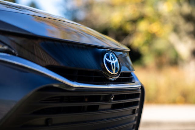 Toyota Venza front hood emblem