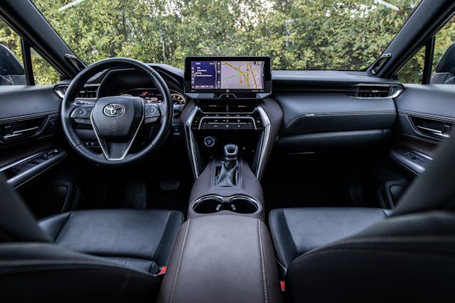 Toyota Venza interior front