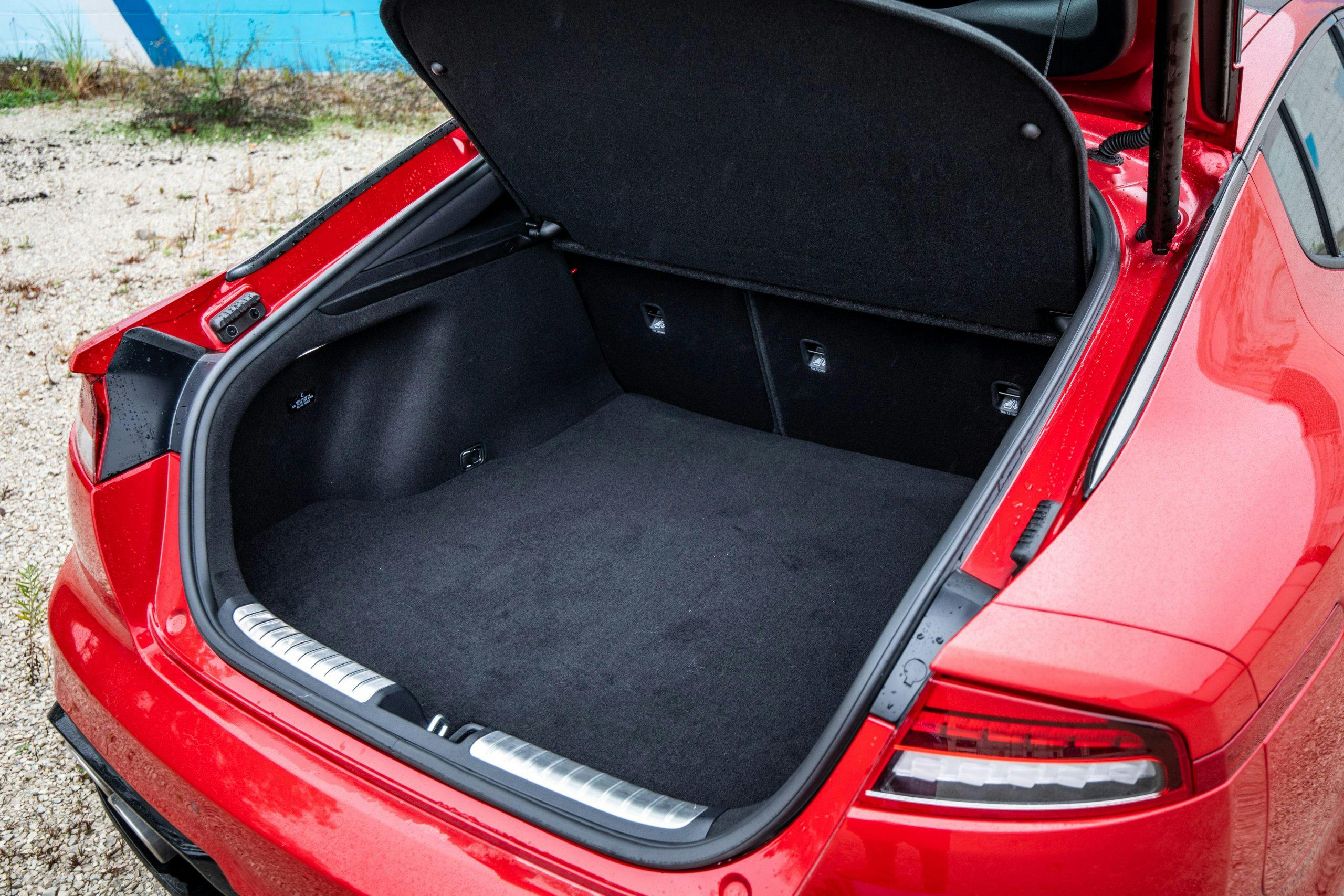 2022 Kia Stinger GT2 AWD trunk cargo space