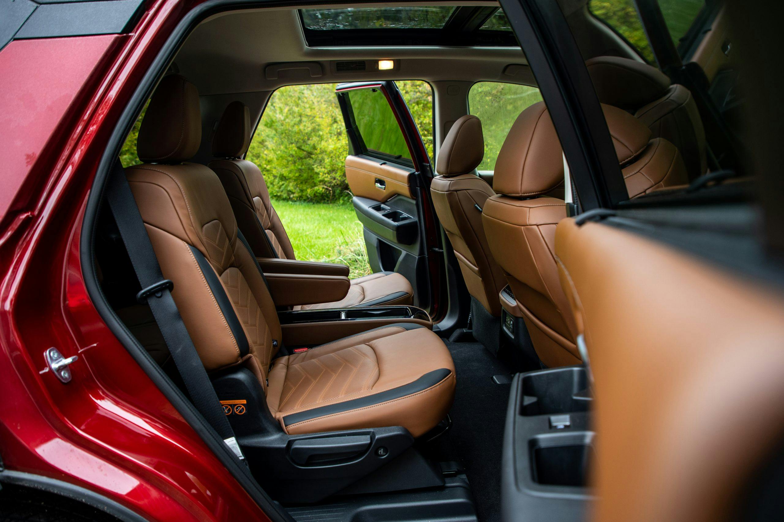 2022 Nissan Pathfinder Platinum interior middle side view