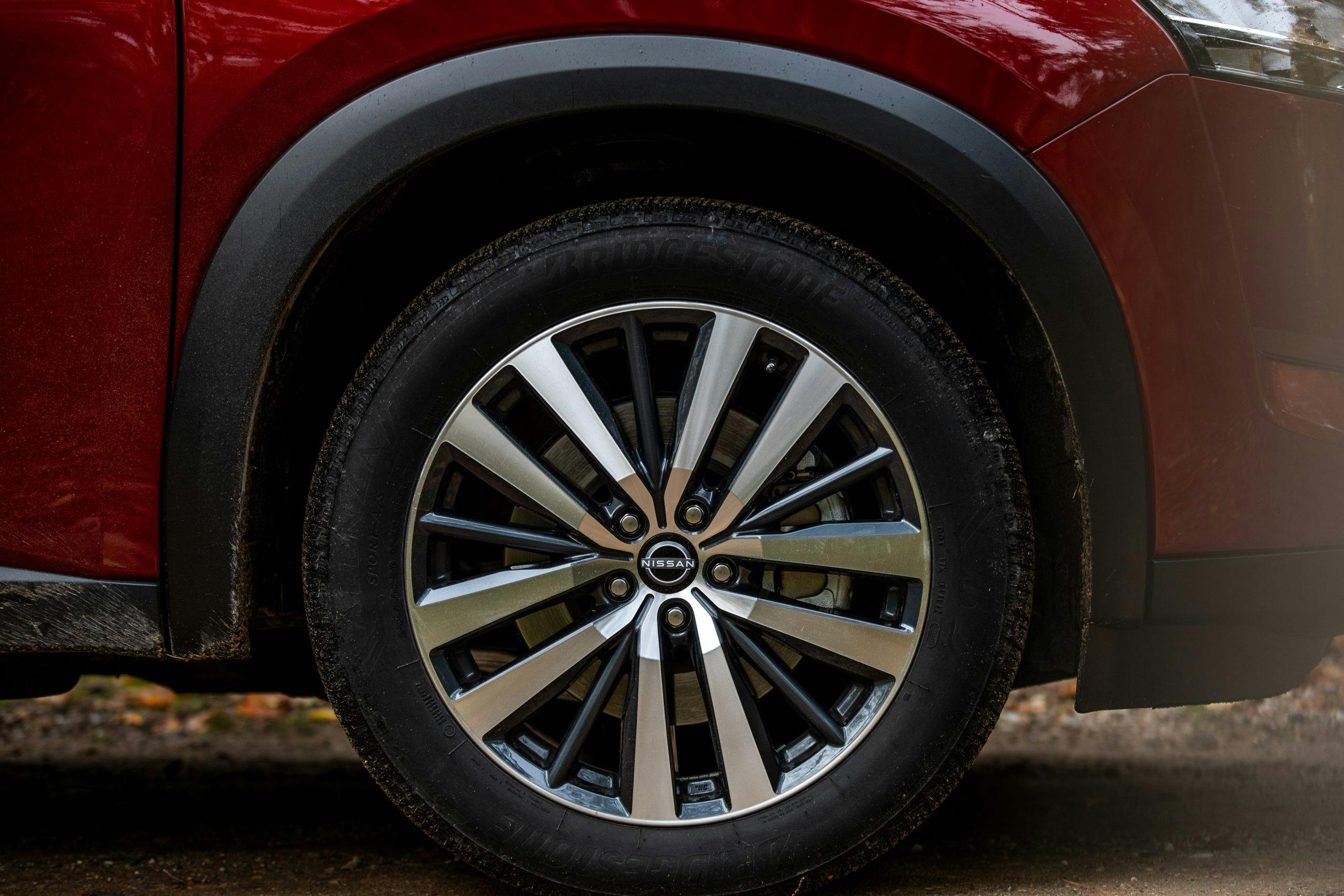 2022 Nissan Pathfinder Platinum front wheel tire brake