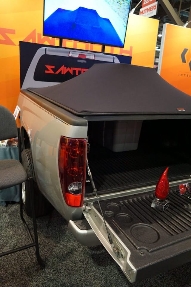 Sawtooth Stretch Tonneau Cover