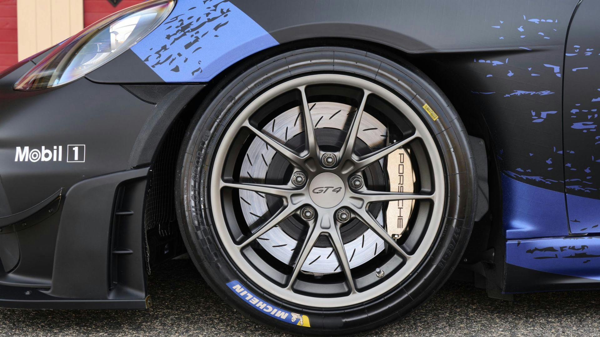 718 Cayman GT4 RS Clubsport wheel brakes detail