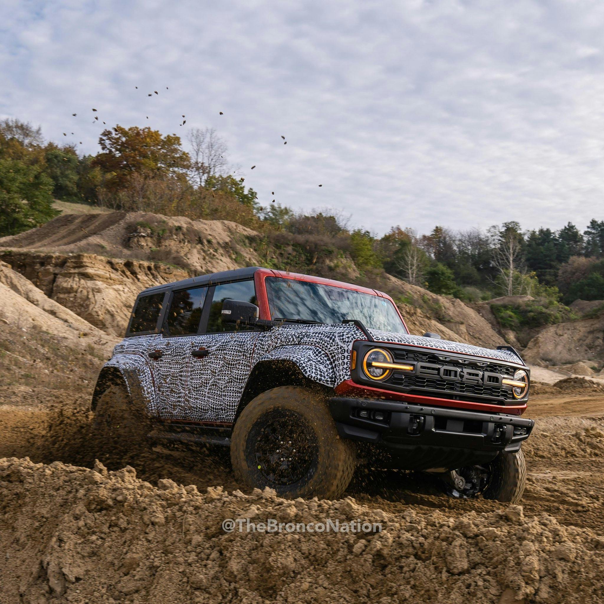 2022 Bronco Raptor off-road front mud