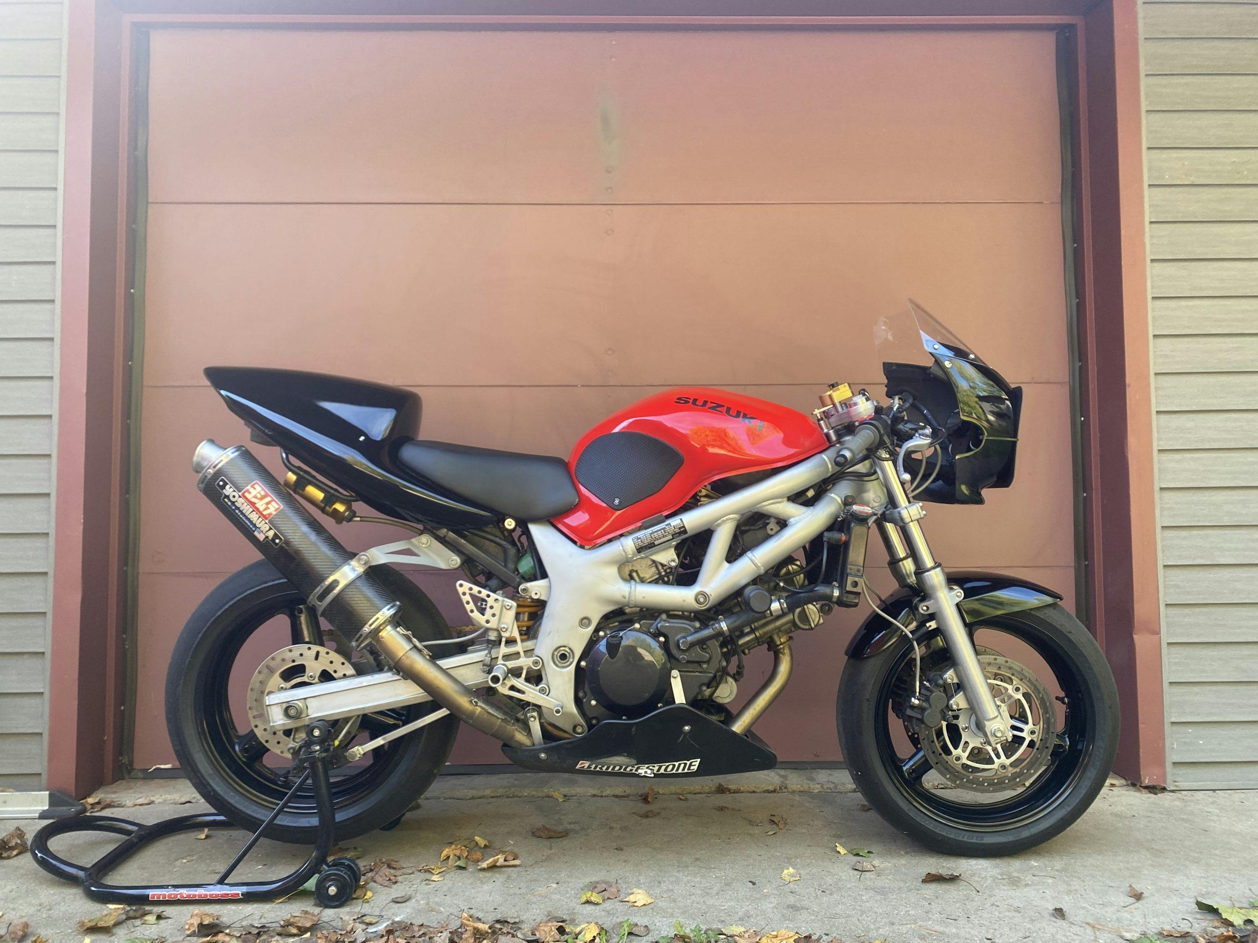SV650 side view