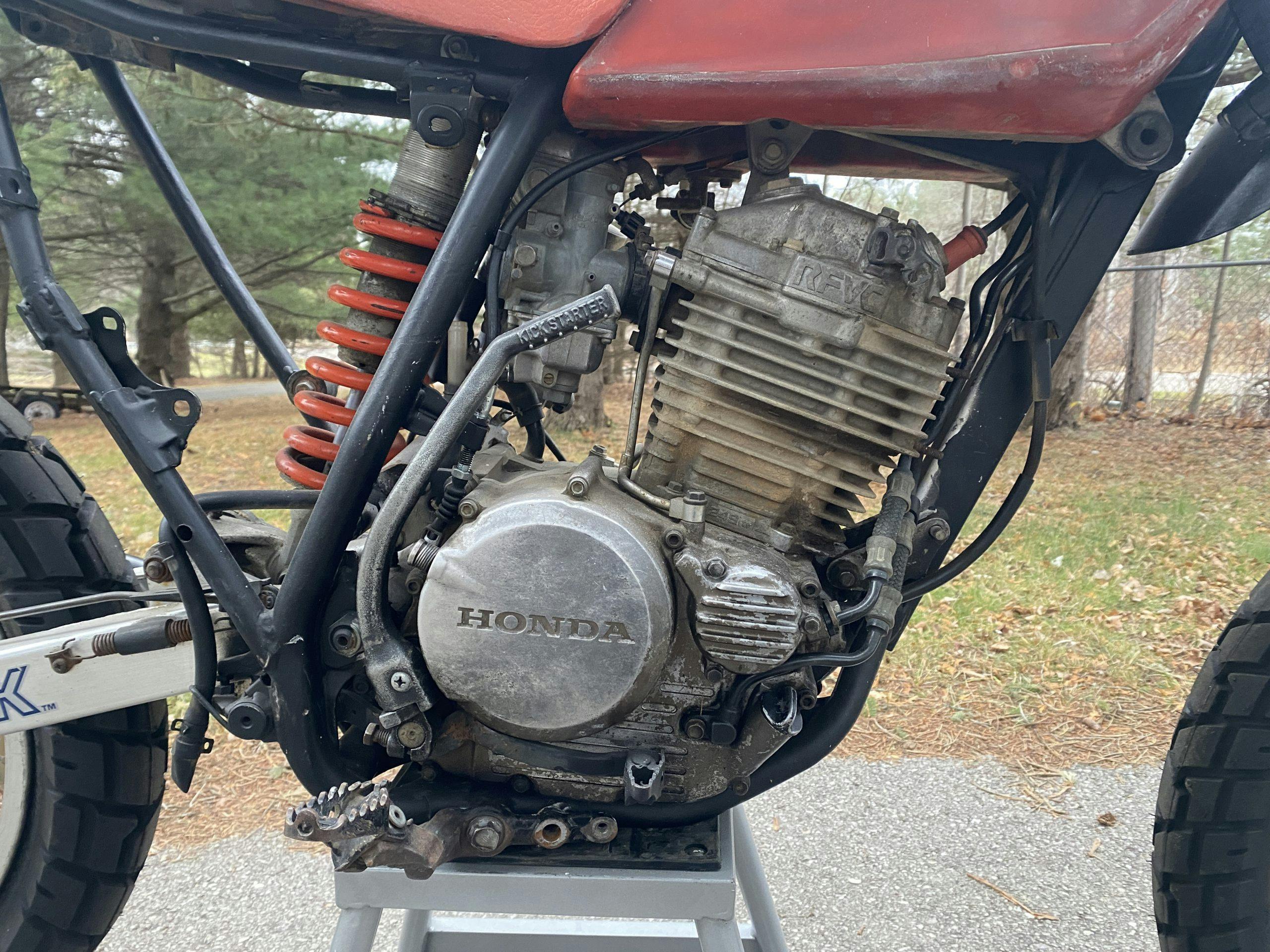 XR250R project bike engine