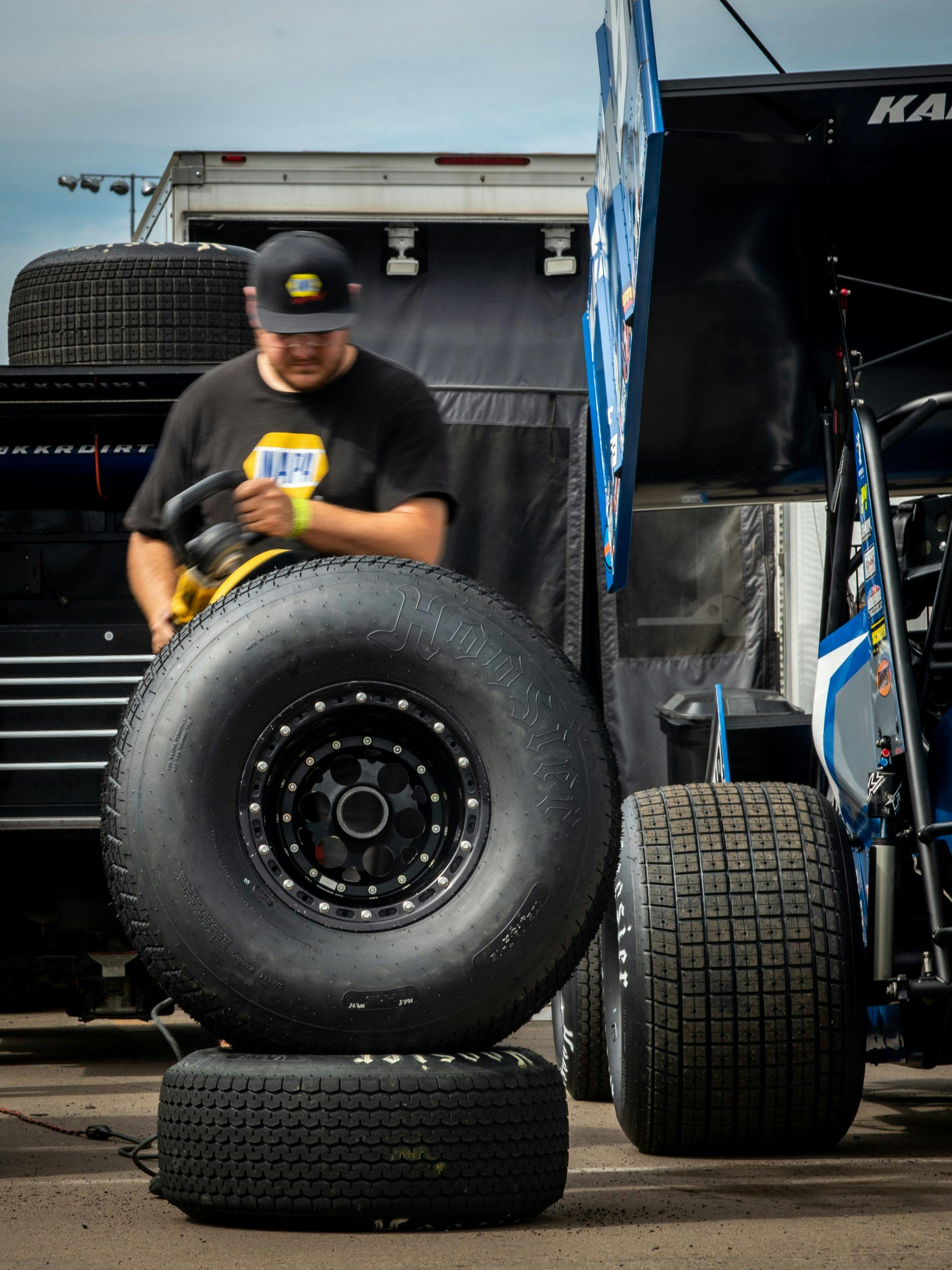 Knoxville Raceway dirt track racing tires