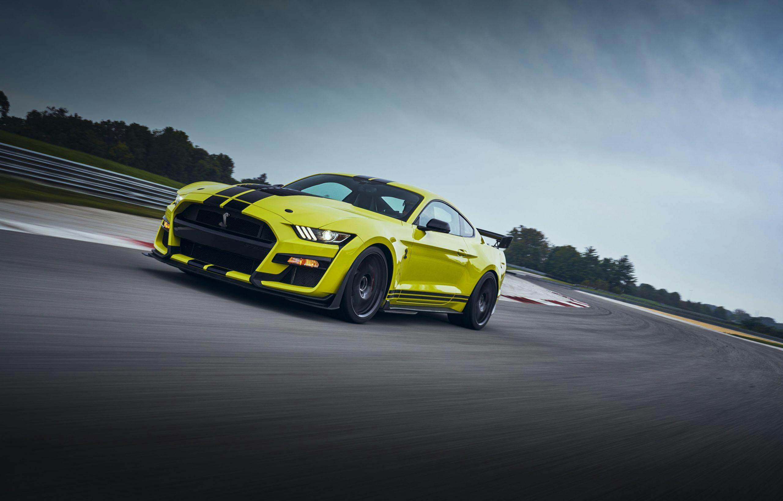 2021 Ford Mustang Shelby GT500 front three-quarter action
