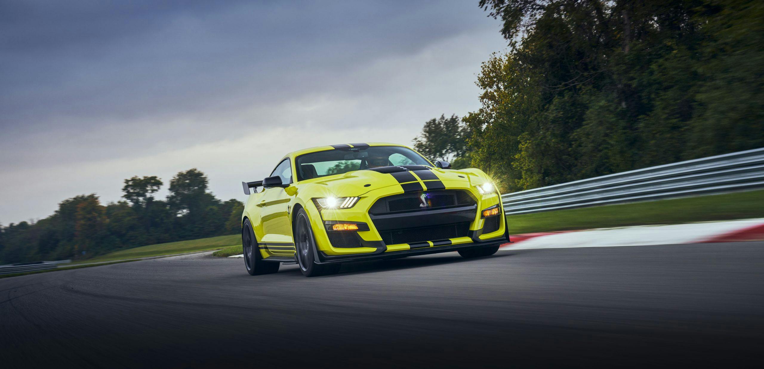 2021 Ford Mustang Shelby GT500 front three-quarter action