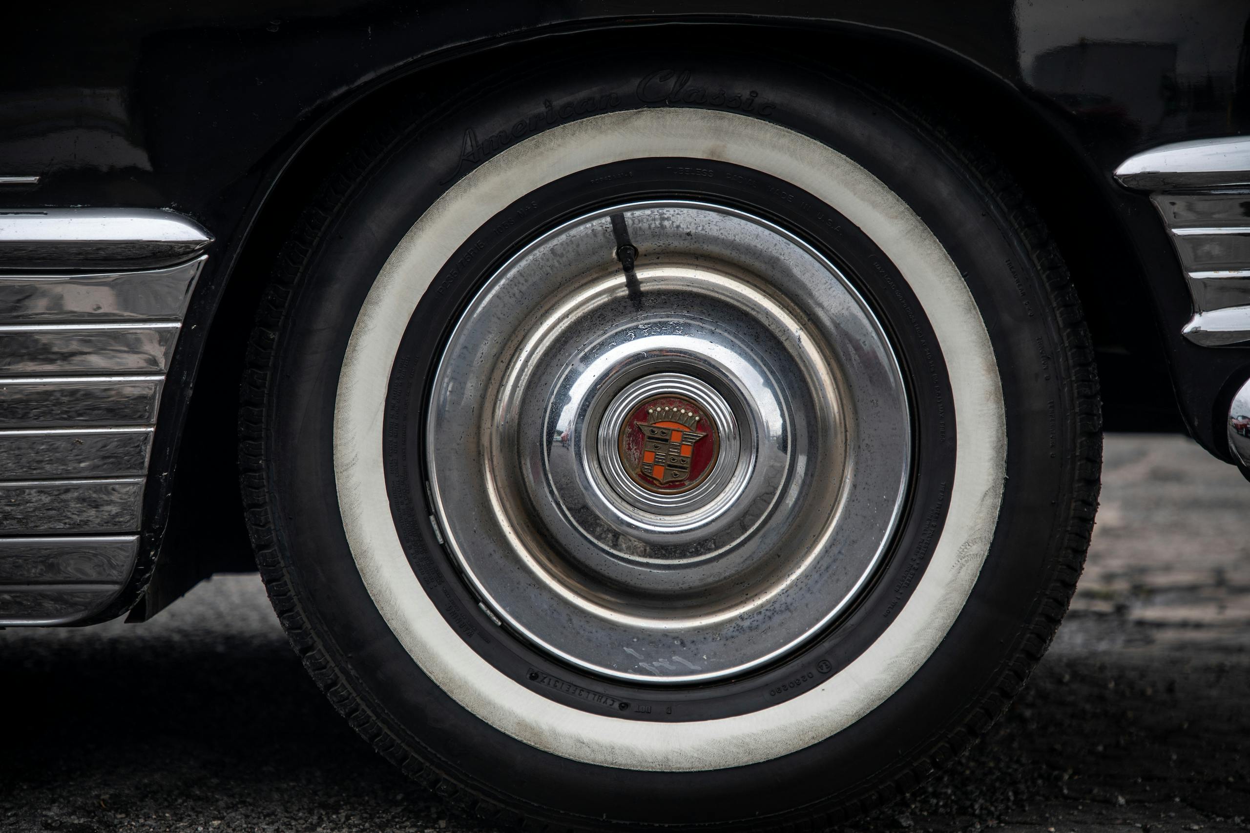 1949 Cadillac Series 62 sedan wheel hub