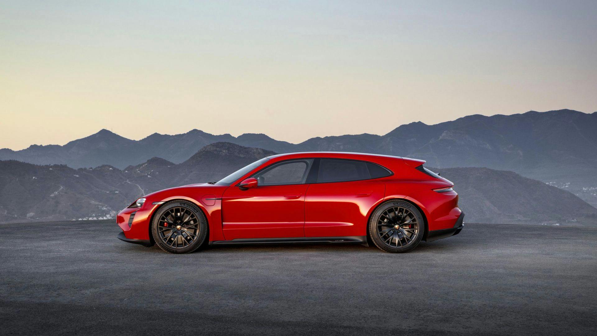 2022 Porsche Taycan GTS Sport Turismo wagon silhouette profile