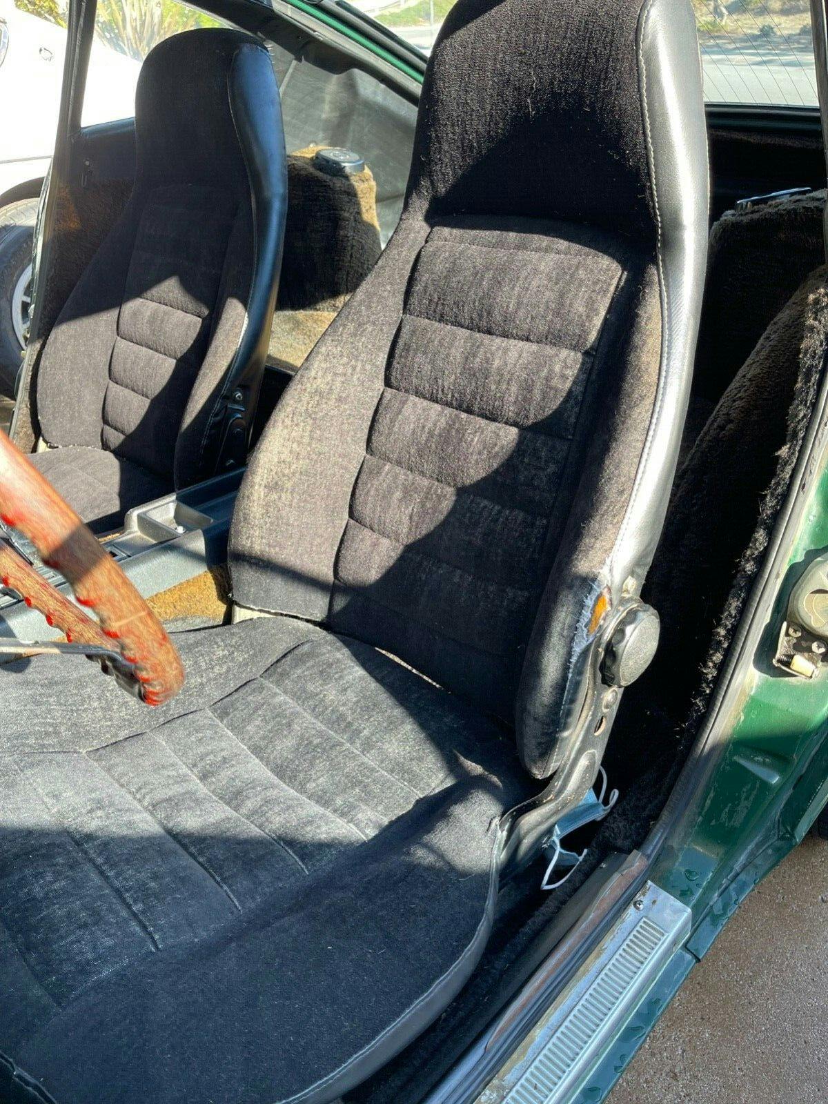 1971 Datsun 240z interior seats