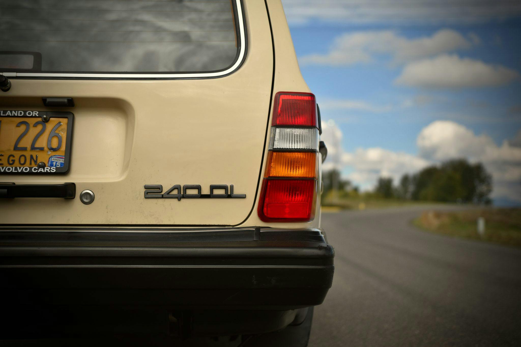 1987 Volvo 240 Wagon DL rear right model badging