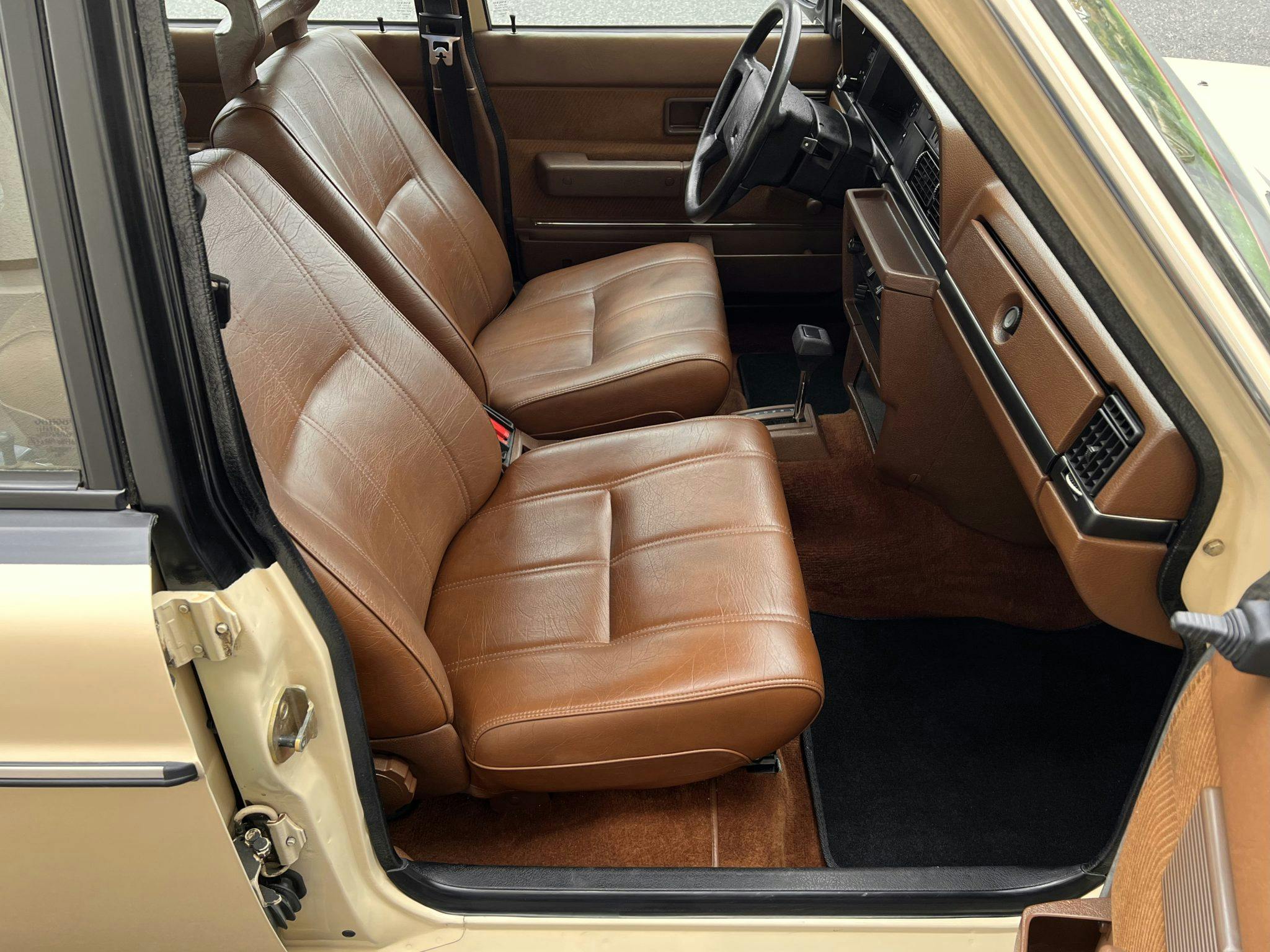 1987 Volvo 240 Wagon DL interior side profile