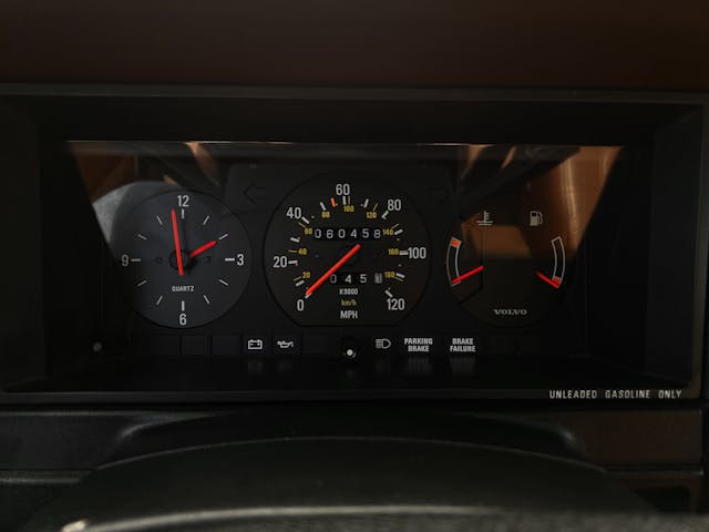 1987 Volvo 240 Wagon DL interior dash gauges