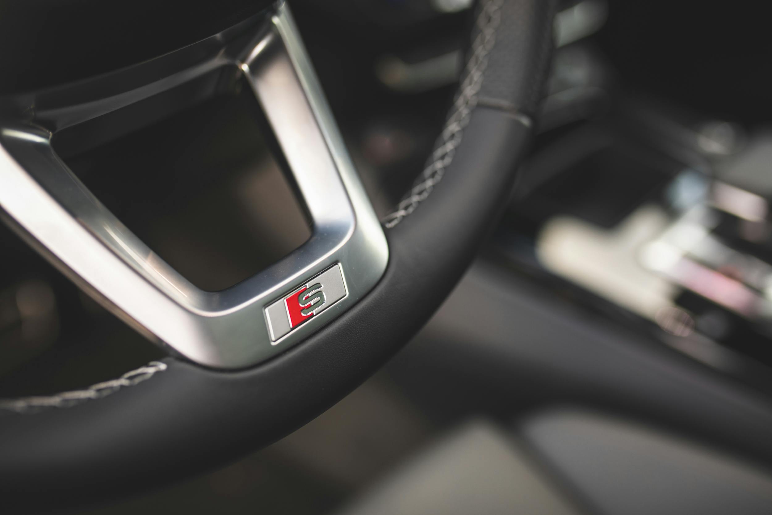 2021 Audi SQ5 Sportback steering wheel s