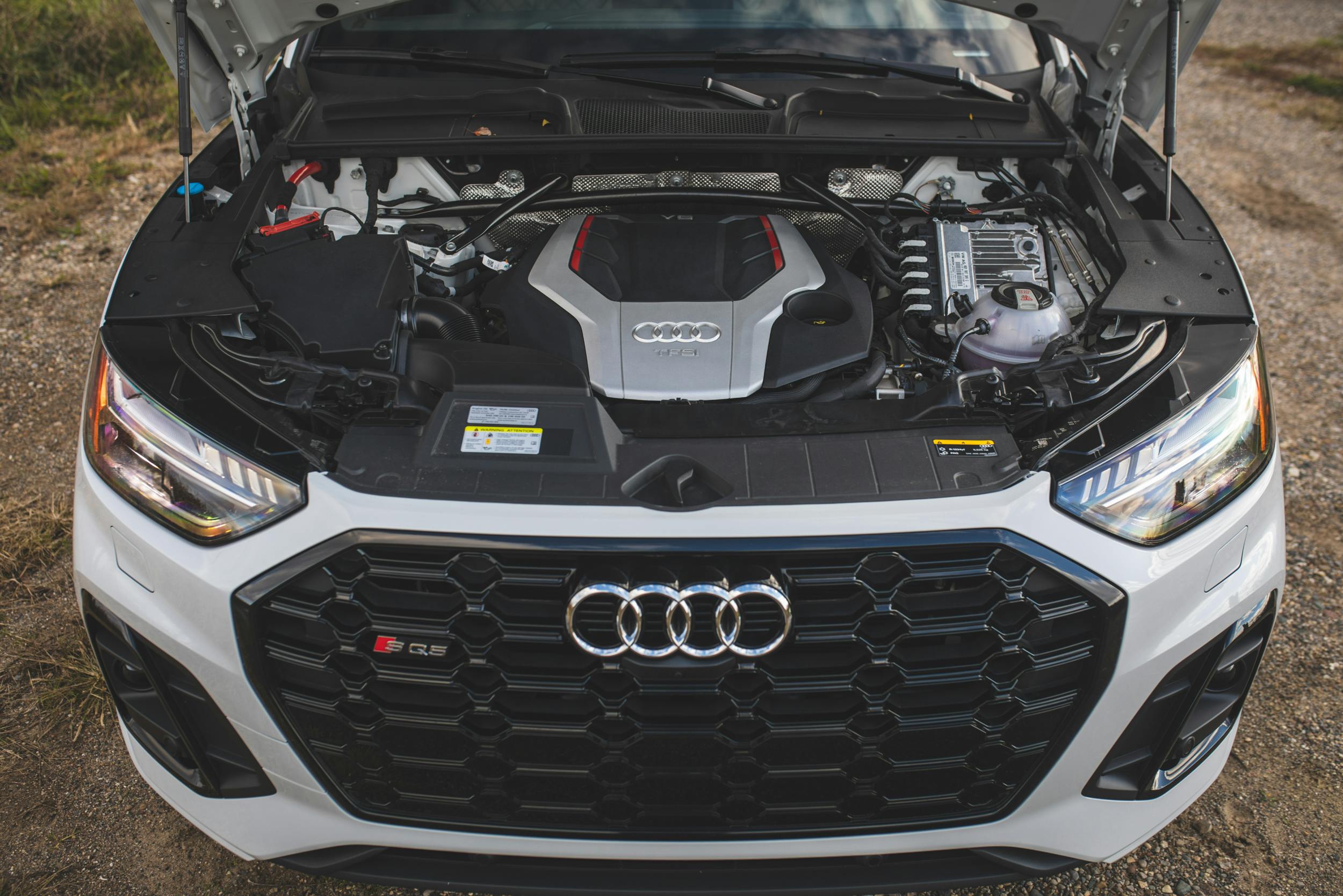 2021 Audi SQ5 Sportback engine front end