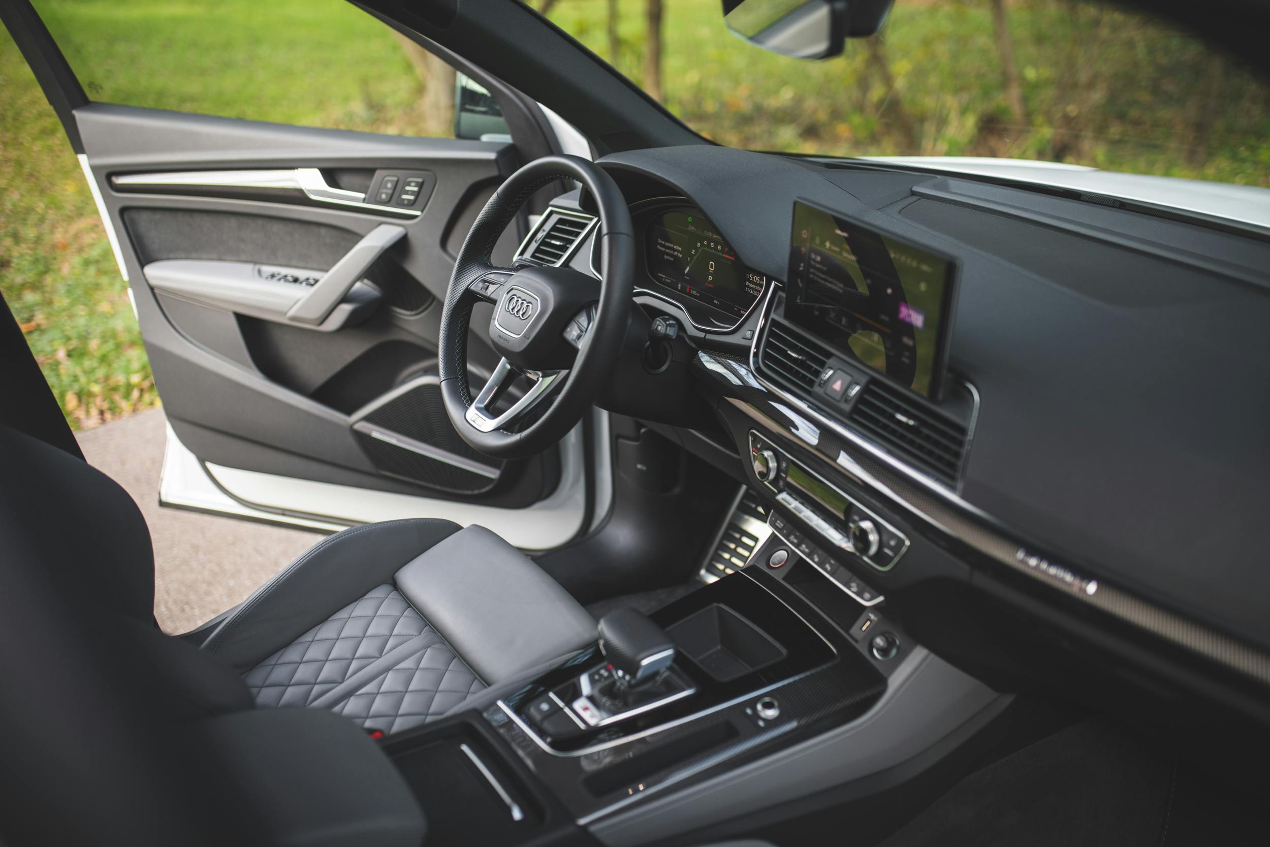 2021 Audi SQ5 Sportback interior door open