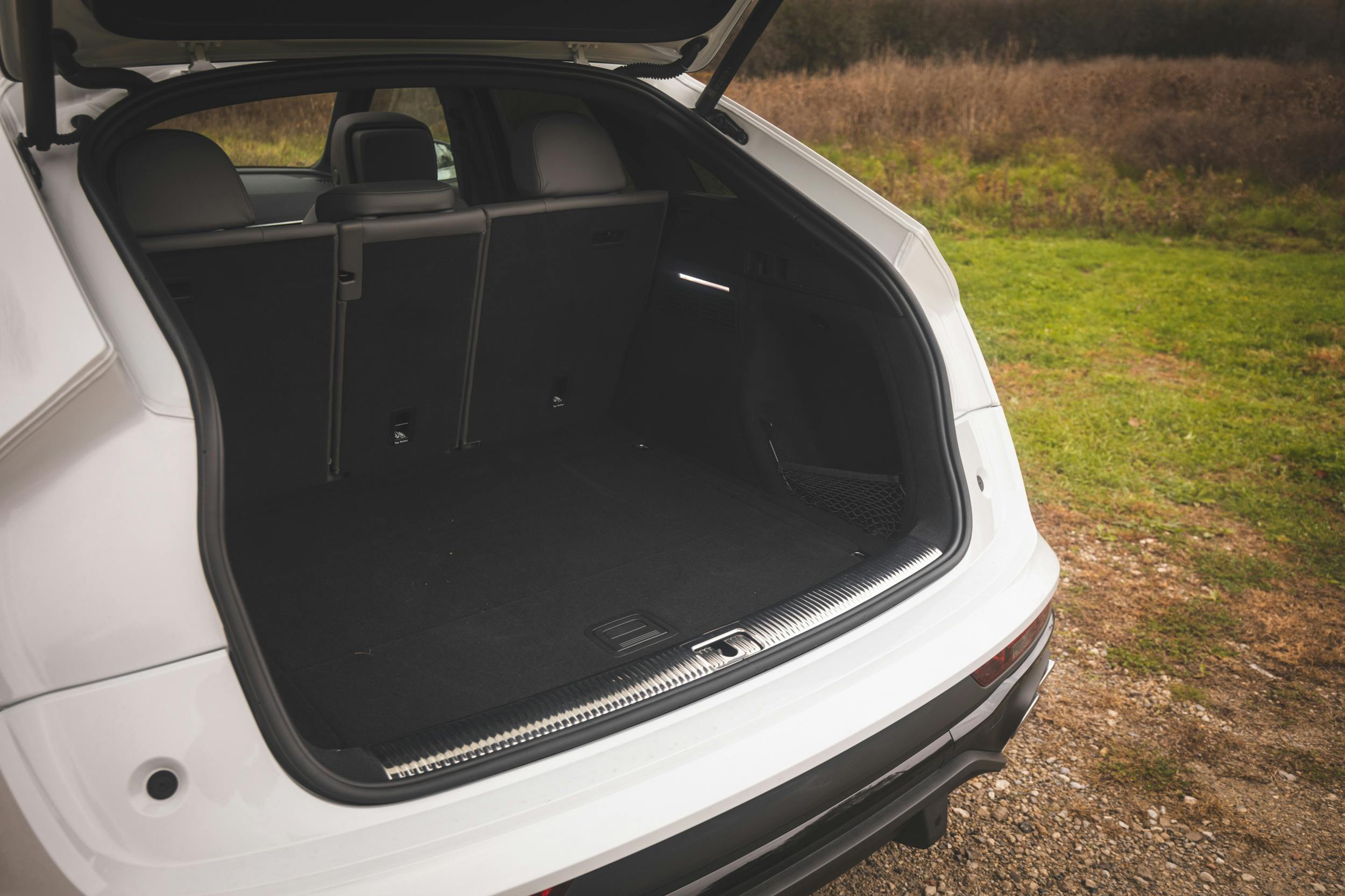 2021 Audi SQ5 Sportback trunk