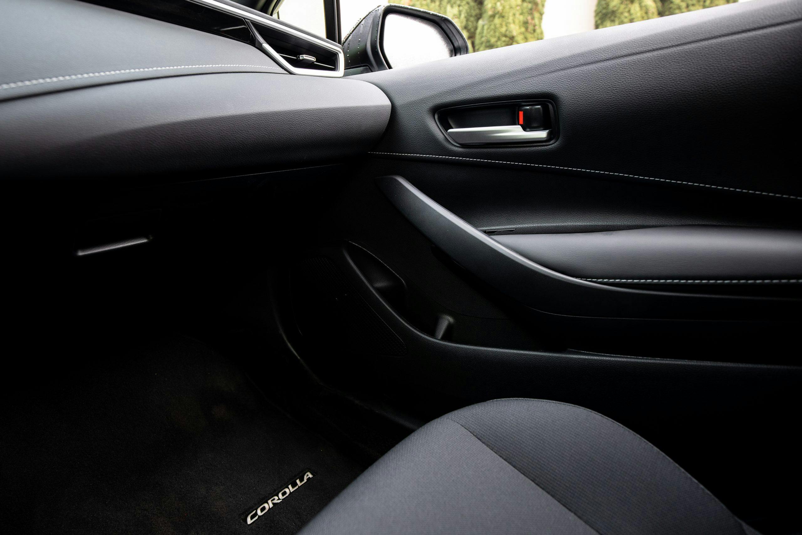 2021 Toyota Corolla Hatchback SE Nightshade interior door panel materials