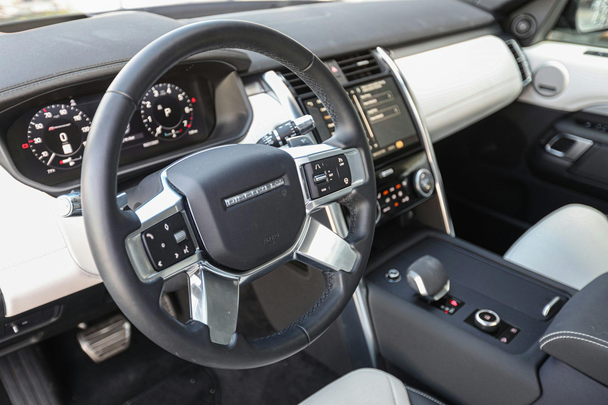 2021 Land Rover Discovery R Dynamic S interior