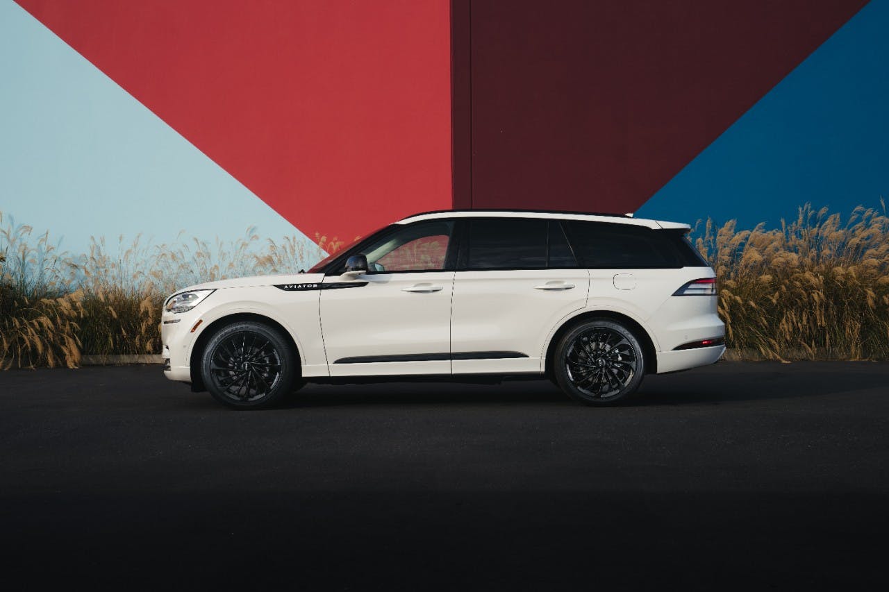 Lincoln Aviator Jet Package white side profile