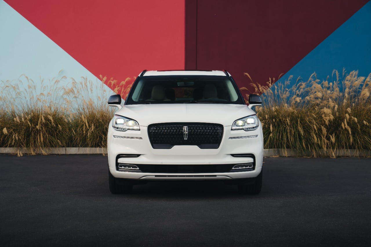 Lincoln Aviator Jet Package white front