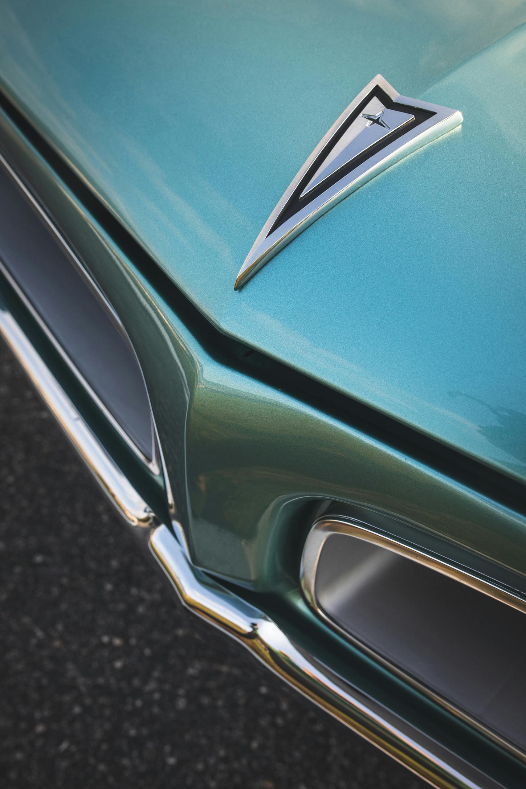 1966 Pontiac GTO hood emblem vertical