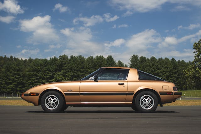 1983 Mazda RX7 side profile